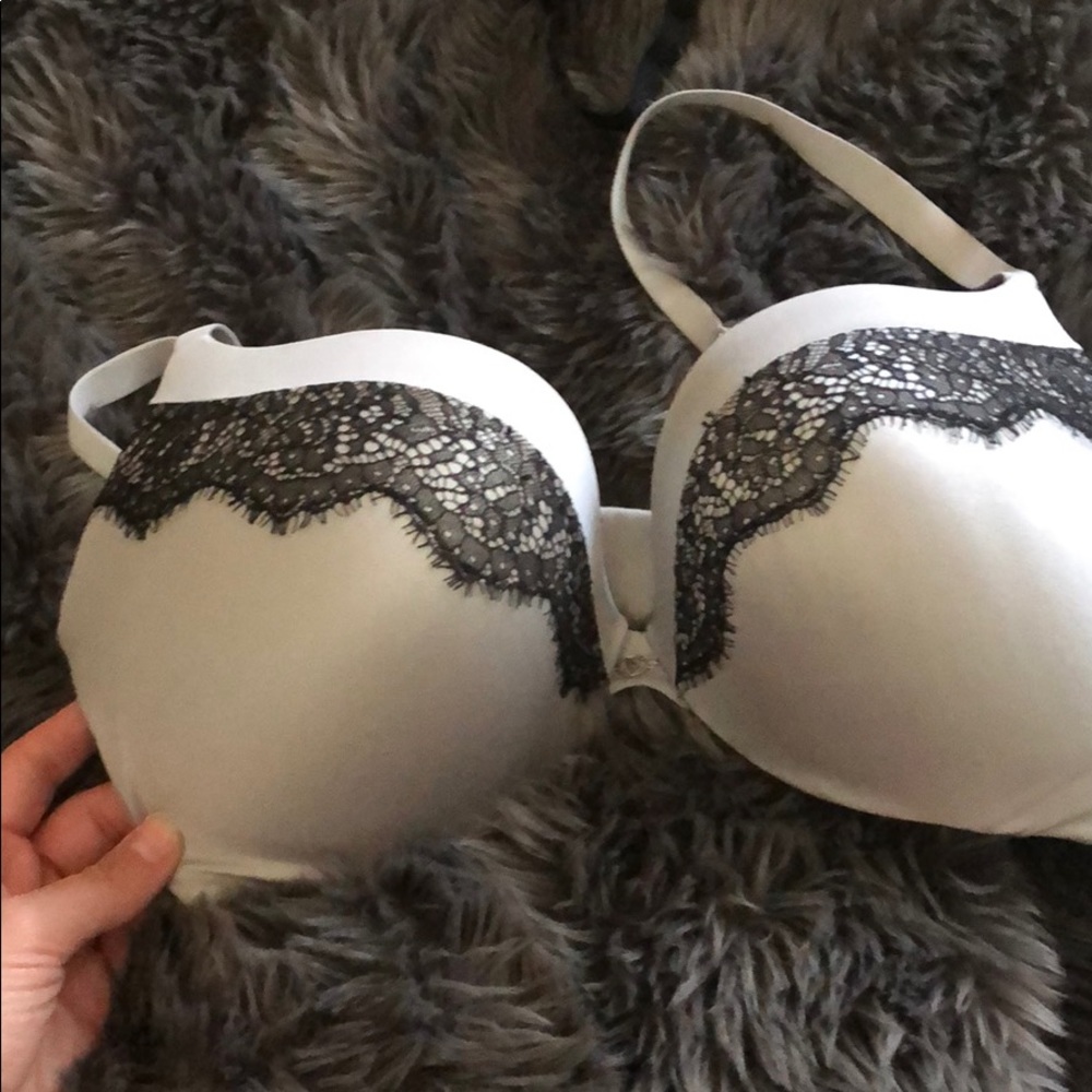 Silk Bra, pretty new, only worn a few times